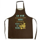 Tablier marron avec inscription humoristique sur le vin en français.