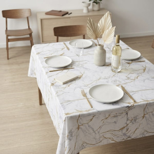 Nappe Albatre effet marbre blanc et doré en polyester antitache et infroissable sur une table élégante.